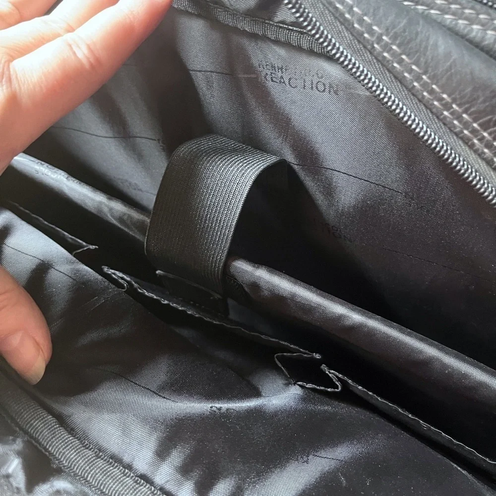 Kenneth Cole Reaction black genuine leather business/laptop bag